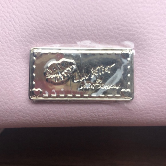 BETSEY JOHNSON CROSSBODY - Picture 3 of 7